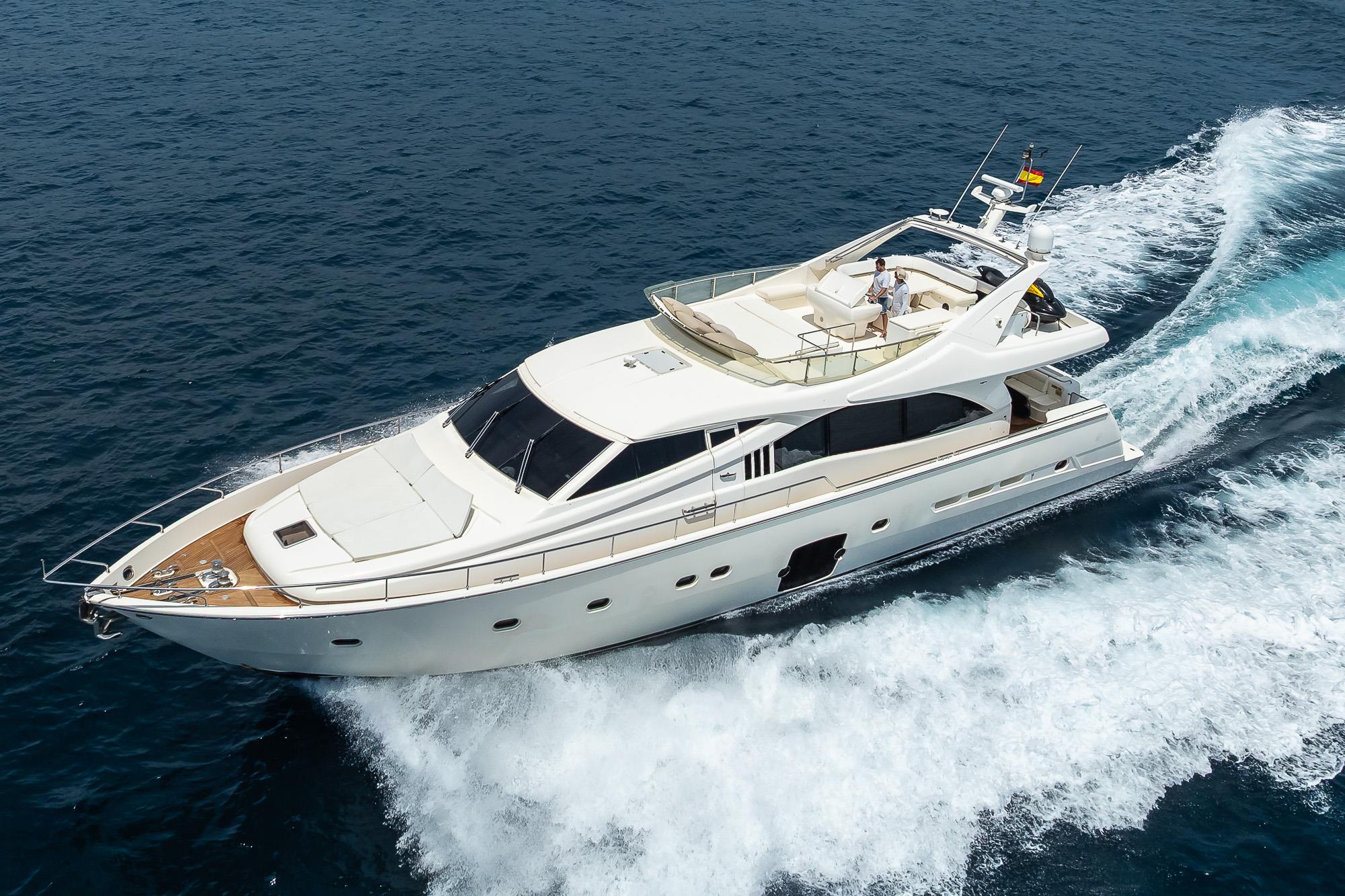 2005 FERRETTI YACHTS 731 